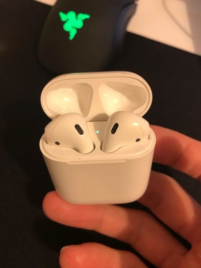 Apple AirPods