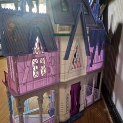 Frozen castle