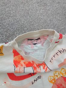 NEXT boy's t-shirt. age 4/5