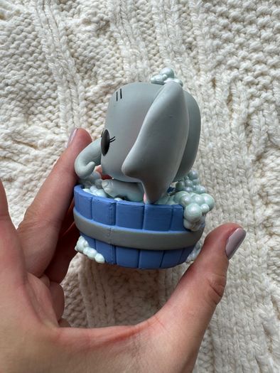 Funko Disney Classics POP! Vinyl Figurine Dumbo in Bathtub new DAMaged BOx PLease look at the pictures