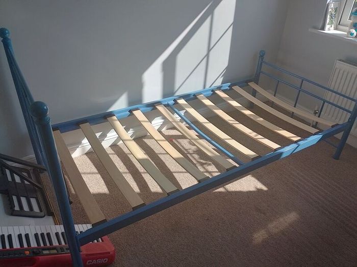 single bed for sale