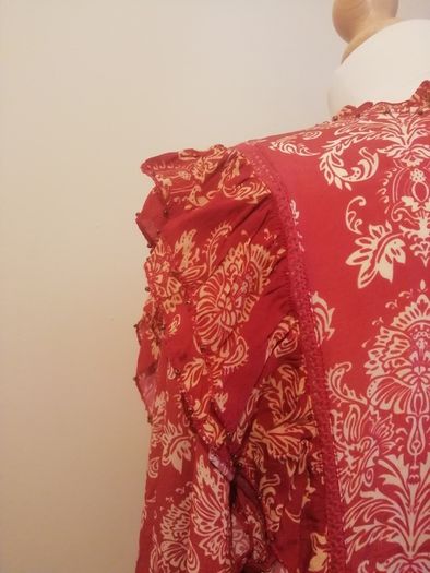 Beautiful Ladies Top Blouse From Thropologie New With Tags
