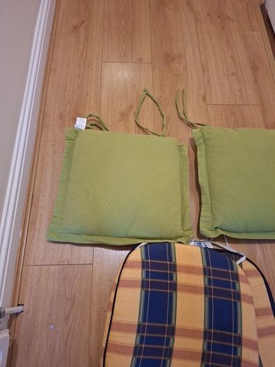 Patio chair cushions x 4 Free
