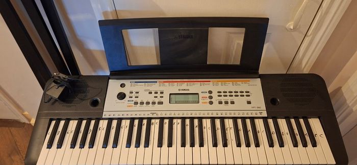 Yamaha Electric Keyboard