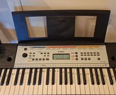 Yamaha Electric Keyboard