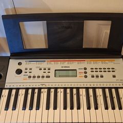Yamaha Electric Keyboard