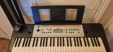 Yamaha Electric Keyboard