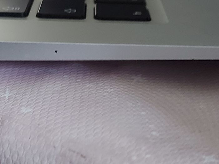 Apple MacBook Air, Intel Core i5, 1.4GHz, 4GB Ram DDR3, 121GB SSD, 13.3 inch screen, in excellent condition