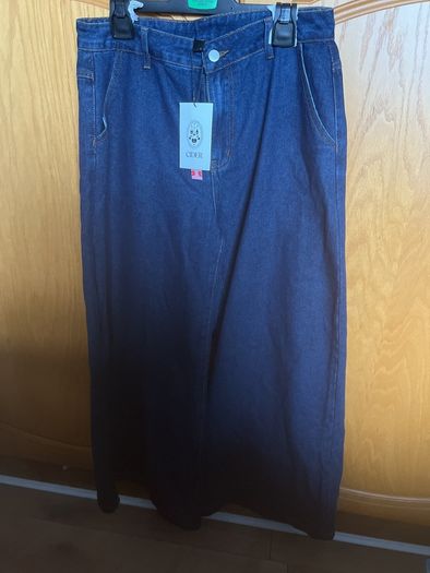 Jeans Brand: Cider size Large- fits size 12