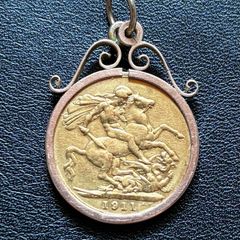 Gold full Sovereign pendant 1911