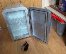 mini fridge 12 volt/ mains portable