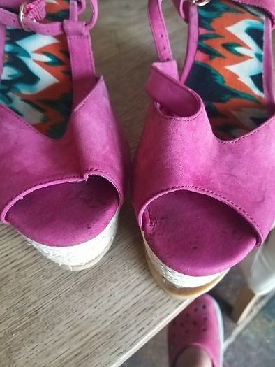 Ceruse Pink Wedge Sandals