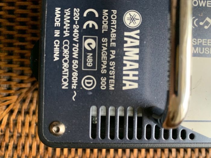 YAMAHA STAGEPAS 300 in perfect working order.