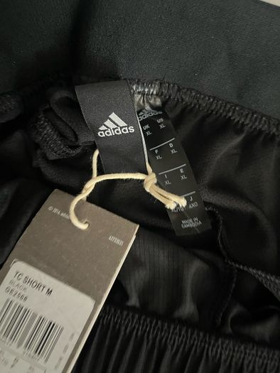 Adidas shorts aeroready size xl