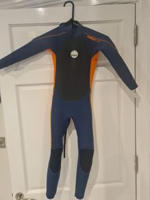 Kids wetsuit age 6