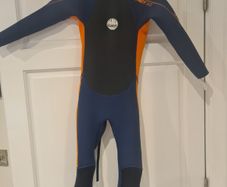 Kids wetsuit age 6
