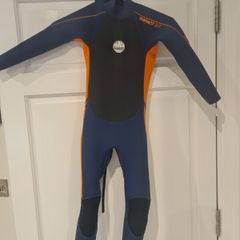 Kids wetsuit age 6