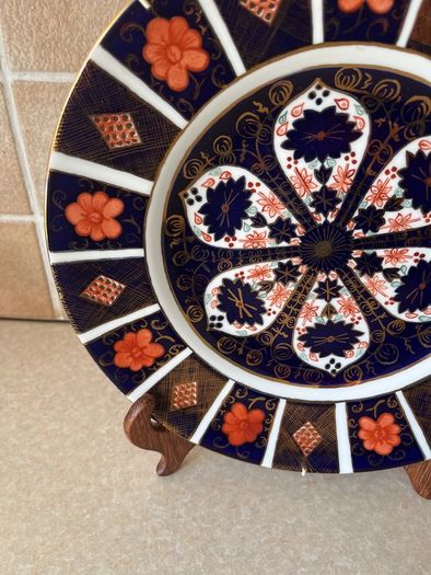 1128 a"Old Imari" pattern 11" Wall plate