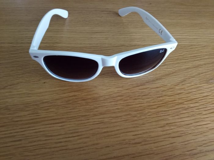 Men's/Women's Sunglasses.