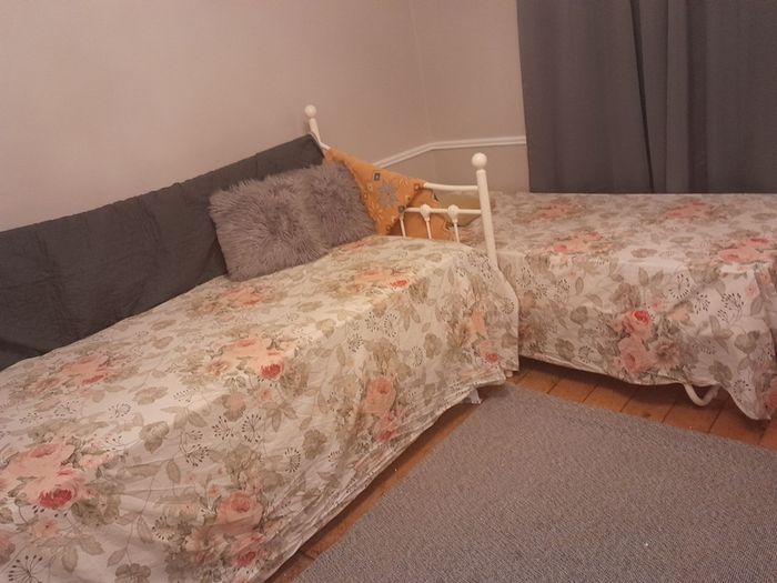 Beautiful Tendlr Day Bed