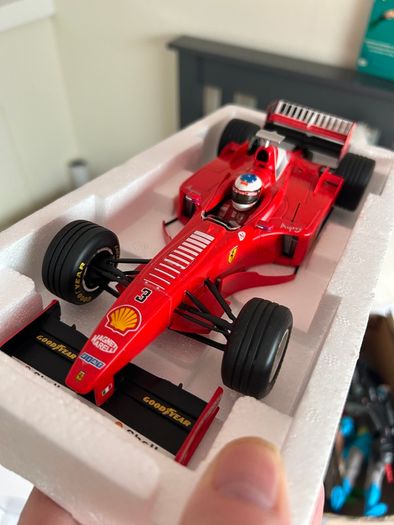 Paul's Model Art Ferrari F300 1:18 scale - Michael Schumacher
