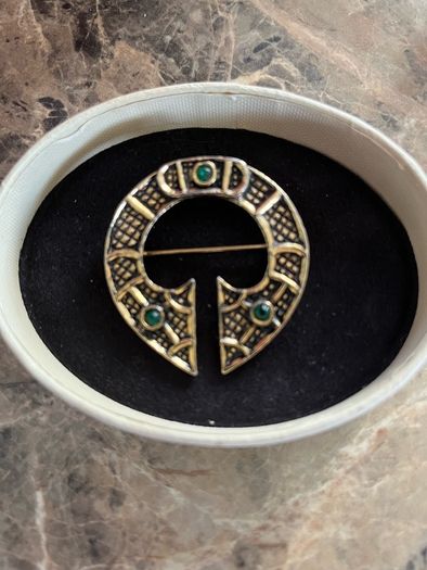brooch