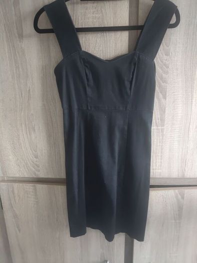 PRICE 39 euro Black villa dress size xs with zip