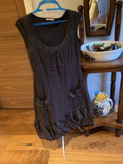 Brown dress