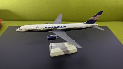 North American 1:200 scale model airplane, Boeing 757 aircraft, made by Wooster
