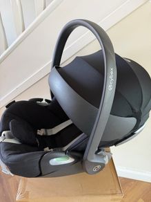 Cybex Cloud T Rotating car seat