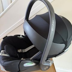 Cybex Cloud T Rotating car seat