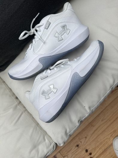 Under Armour Runners