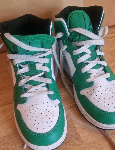 Air Jordan 1 Mid size 3.5