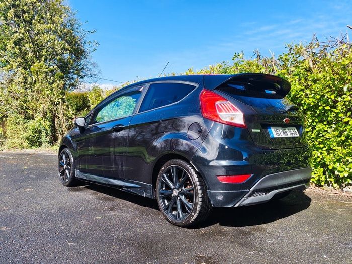 Ford Fiesta 1.0 Zetec S Black Edition 140HP