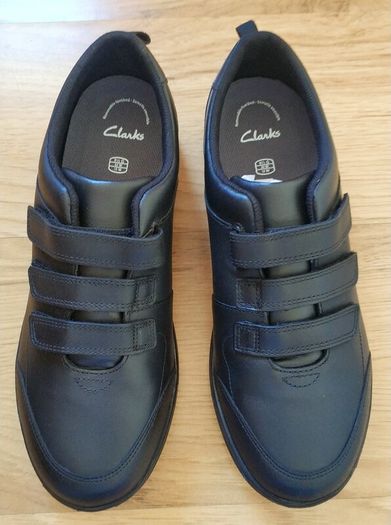 Clarks black leather 9.5G / 44 New!