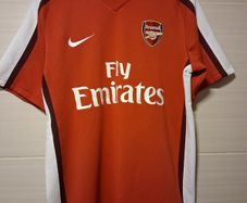 Arsenal Jersey. Official Nike Arsenal Mens Home Jersey From Season 2008 / 2010. Authentic Original From The Time.  Not A Modern Day Remake.