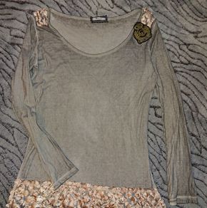 Grey "Guarapo" Top. Size 10