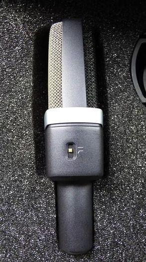 AKG c214 microphone