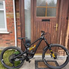 YT Capra Core 3 CF 2025 mullet
