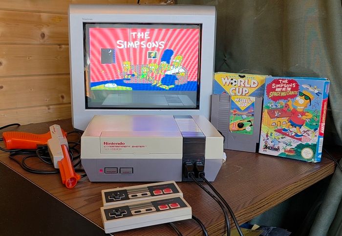 Nintendo NES Console Bundle | Fully Working | 2 Controllers, Zapper & 2 Games