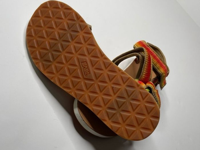 TEVA universal womens sandals UK 8 ombre sunset