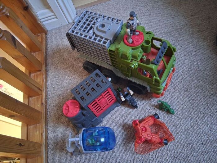 Imaginext jurassic world Hauler, Stygimoloch dinosaur cage & Owen figure, Claire and Gyrosphere action figure