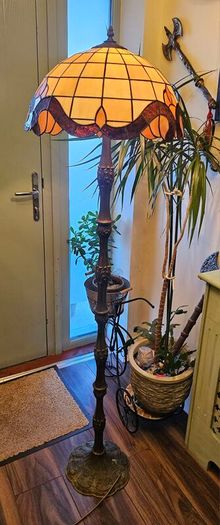 Vintage Tiffany style lamp