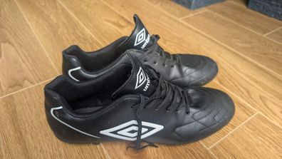 umbro football boots
