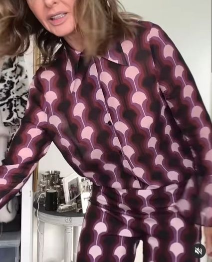 Amazing Zara Insta Famous Bloggers Limited Edition Pink Geo Print 3 Piece Suit, Blazer XL, Blouse XXL and Flare Trousers XL New with Tags