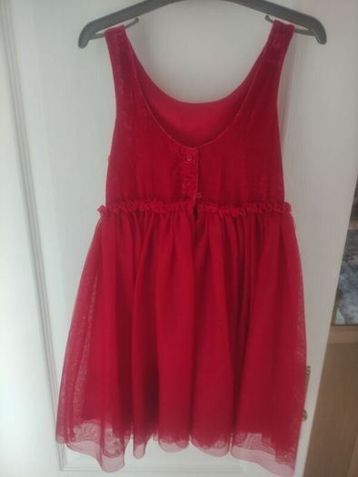 3 beautiful dresses size 104cm