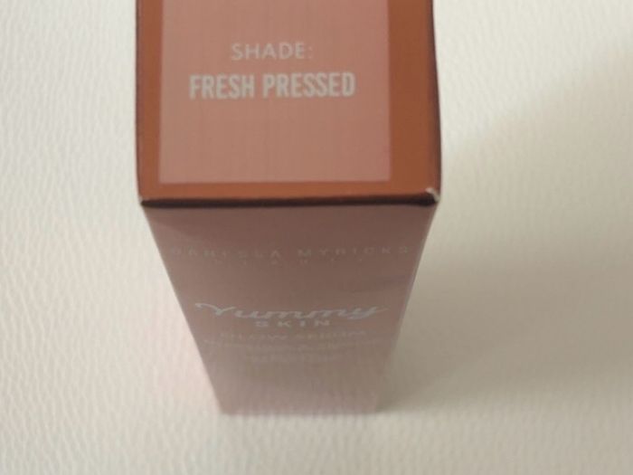 Danessa Myricks Yummy Skin Glow Serum hydrating & priming face serum 32.5ml shade fresh pressed