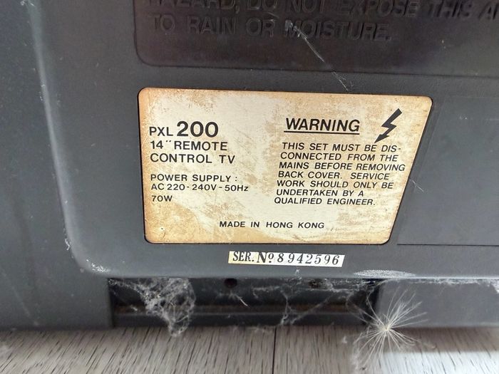 Vintage PXL 200 14-Inch Colour CRT TV With Manual & RF Modulator