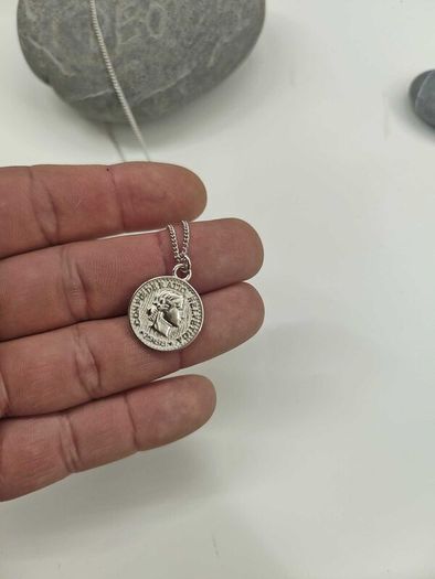 Necklace Coin Timeless Elegance  Unisex Designer Necklace for Every Occasion