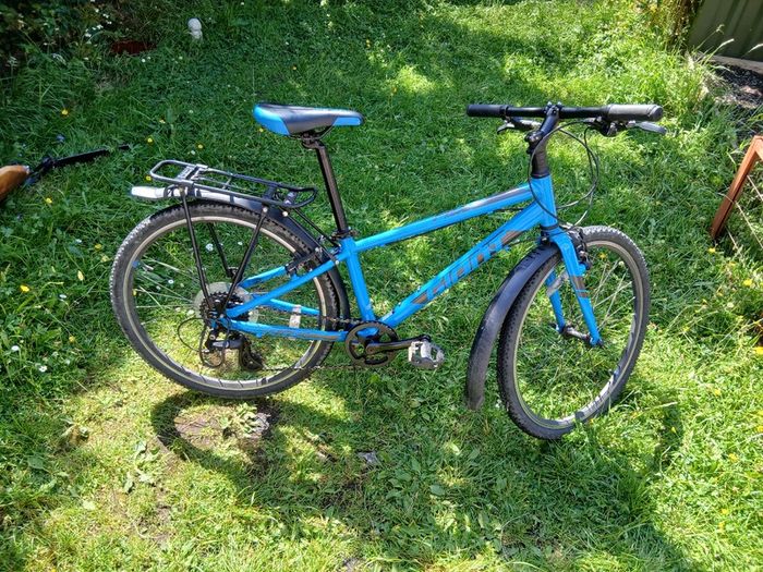 Giant kid's bike, age 7-13